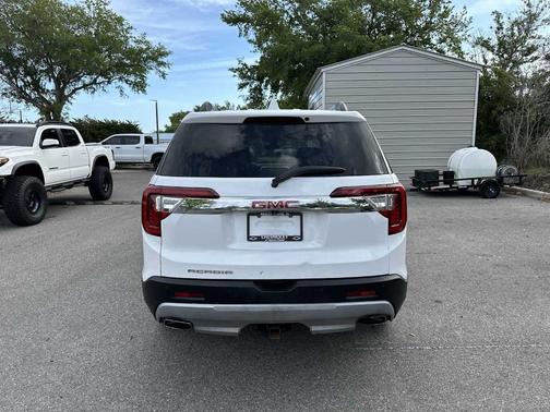 Summit White 2022 GMC Acadia SLE