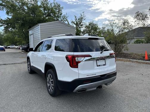 Summit White 2022 GMC Acadia SLE
