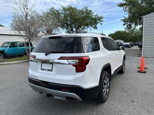 Summit White 2022 GMC Acadia SLE