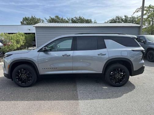 Sterling Gray Metallic 2026 Chevrolet Traverse LT