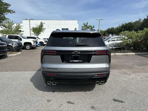Sterling Gray Metallic 2026 Chevrolet Traverse LT