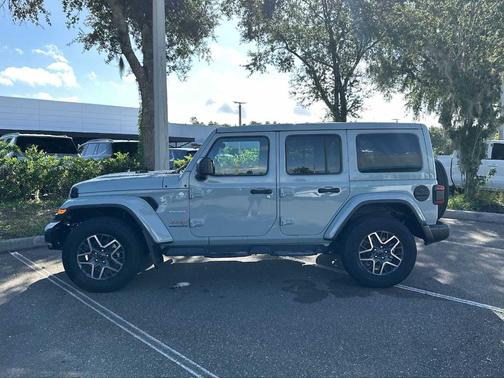2024 Jeep Wrangler Sahara