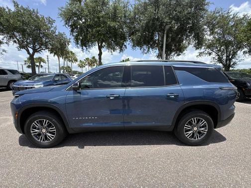 2025 Chevrolet Traverse LT