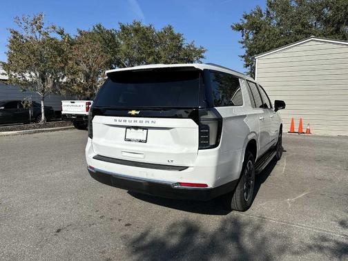 2026 Chevrolet Suburban LT