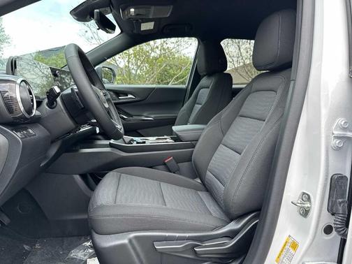Summit White 2026 Chevrolet Equinox LT