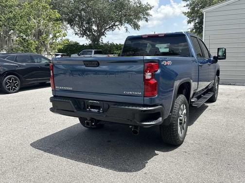 Lakeshore Blue Metallic 2026 Chevrolet Silverado 2500 Custom