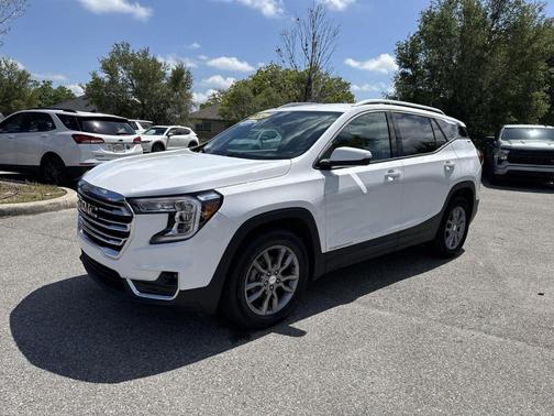 2024 GMC Terrain SLT