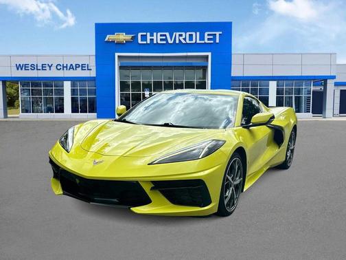 Accelerate Yellow Metallic 2022 Chevrolet Corvette Stingray w/1LT
