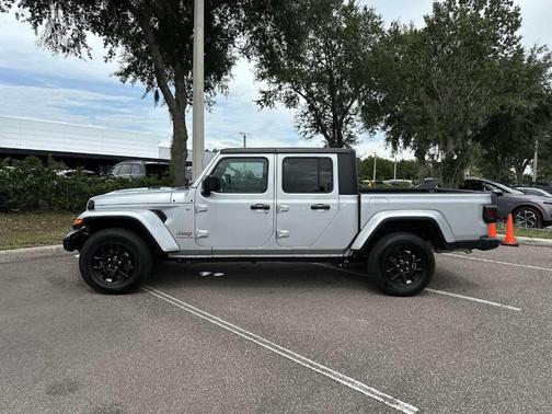 2023 Jeep Gladiator Overland