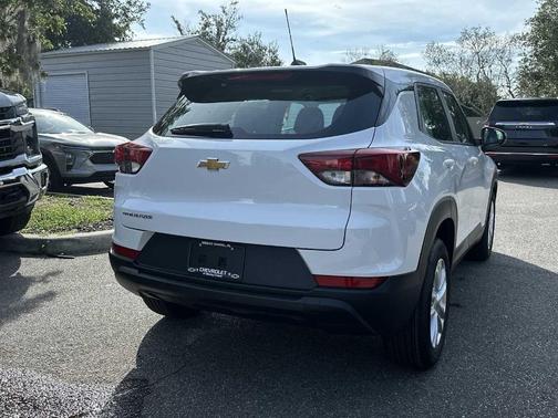 Summit White 2026 Chevrolet Trailblazer LS