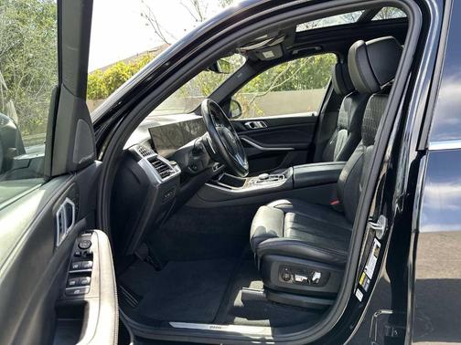 Black 2025 BMW X5 PHEV xDrive50e