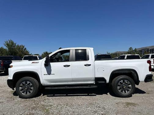 2026 Chevrolet Silverado 2500 Custom