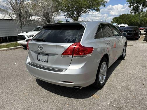 Classic Silver Metallic 2010 Toyota Venza