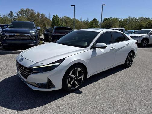 2022 Hyundai ELANTRA SEL
