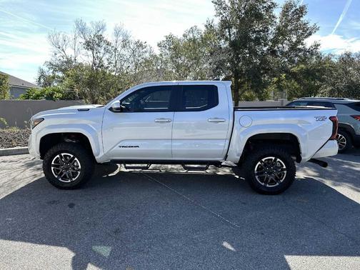 2025 Toyota Tacoma Hybrid TRD