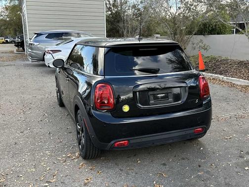 2024 MINI SE Hardtop Cooper