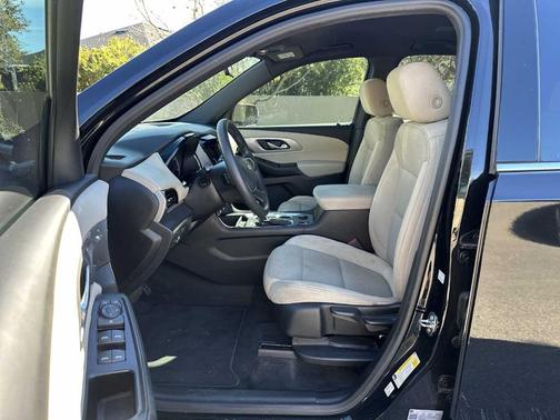 2022 Chevrolet Traverse LS