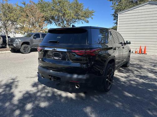 2022 Chevrolet Traverse LS