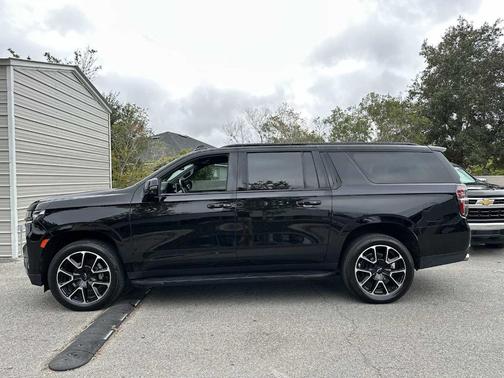 2022 Chevrolet Suburban RST