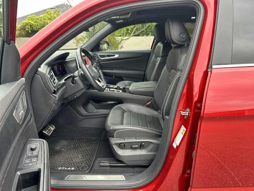 2024 Volkswagen Atlas Cross Sport 2.0T SEL R-Line