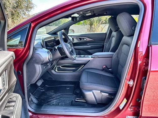 2026 Chevrolet Equinox EV LT 1