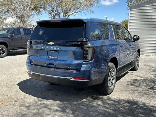 2026 Chevrolet Suburban LT