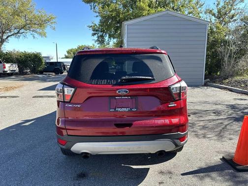 Ruby Red Metallic Tinted Clearcoat 2017 Ford Escape SE