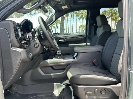 2025 Chevrolet Silverado 1500 ZR2