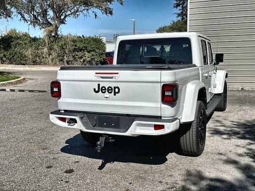 2022 Jeep Gladiator Overland
