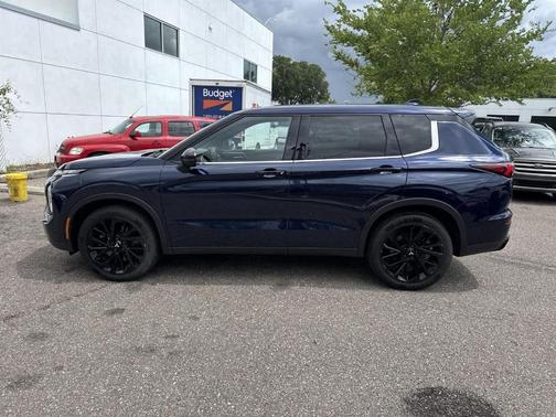 2023 Mitsubishi Outlander SE Black Edition