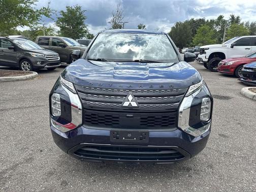 2023 Mitsubishi Outlander SE Black Edition