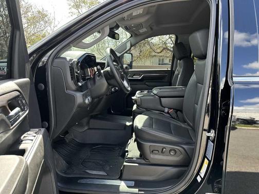 2024 GMC Sierra 3500 SLT