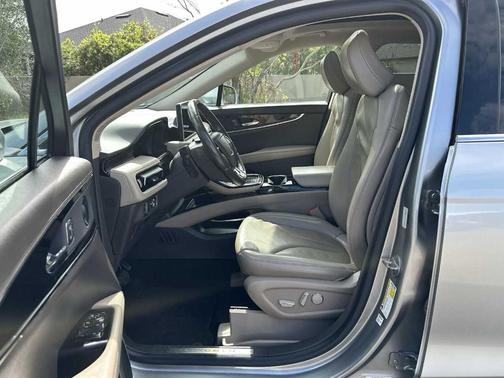 Silver Radiance 2021 Lincoln Nautilus Reserve