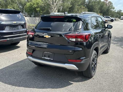 Mosaic Black Metallic 2026 Chevrolet Trailblazer LT