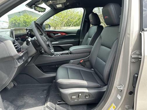 Gray 2026 Chevrolet Traverse Z71
