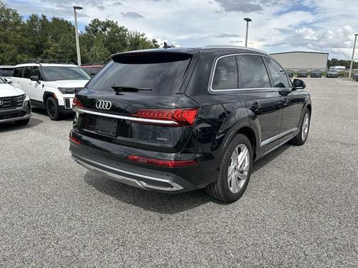 2024 Audi Q7 55 Premium Plus