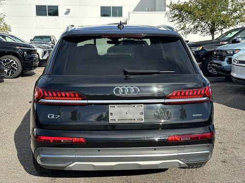 2024 Audi Q7 55 Premium Plus