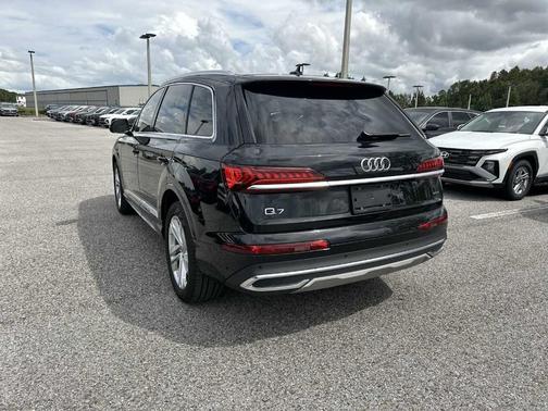 2024 Audi Q7 55 Premium Plus
