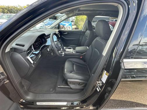 2024 Audi Q7 55 Premium Plus
