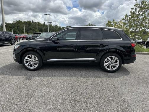 2024 Audi Q7 55 Premium Plus