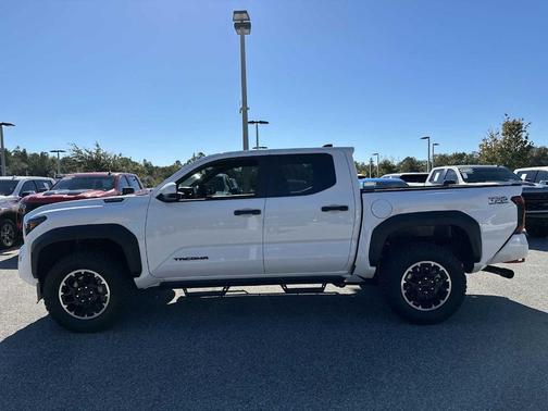 2025 Toyota Tacoma Hybrid TRD