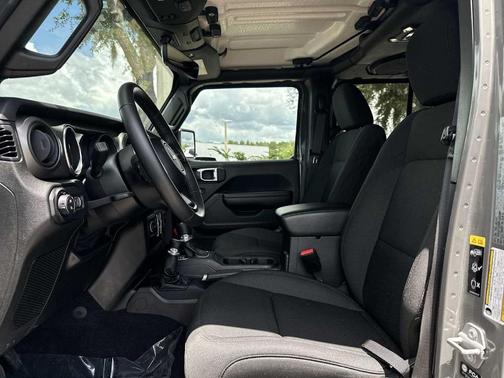 2021 Jeep Gladiator Sport