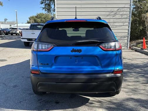 2023 Jeep Cherokee Altitude Lux