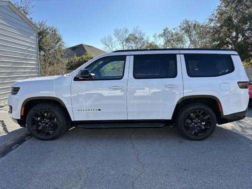 2023 Jeep Wagoneer Series II