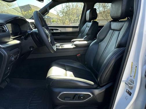 2023 Jeep Wagoneer Series II