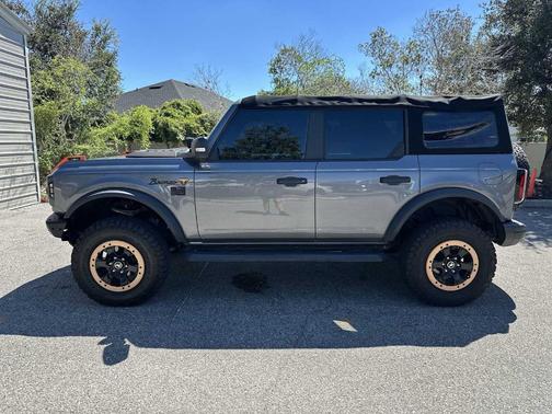 Carbonized Gray Metallic 2022 Ford Bronco Badlands