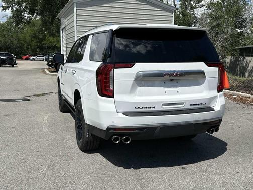 Summit White 2023 GMC Yukon Denali