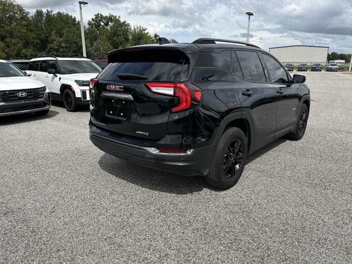 2022 GMC Terrain AT4