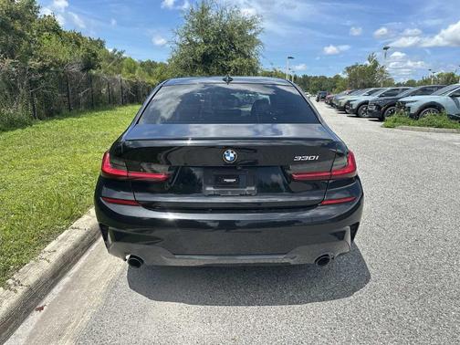 2022 BMW 330 i