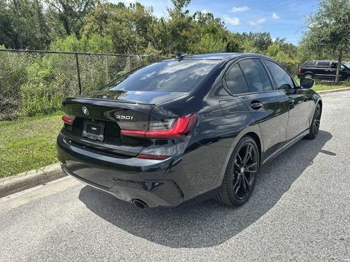 2022 BMW 330 i